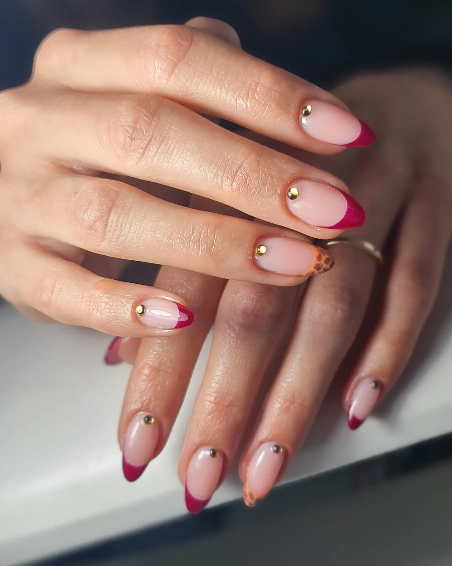 Pink French mit Goldperlen