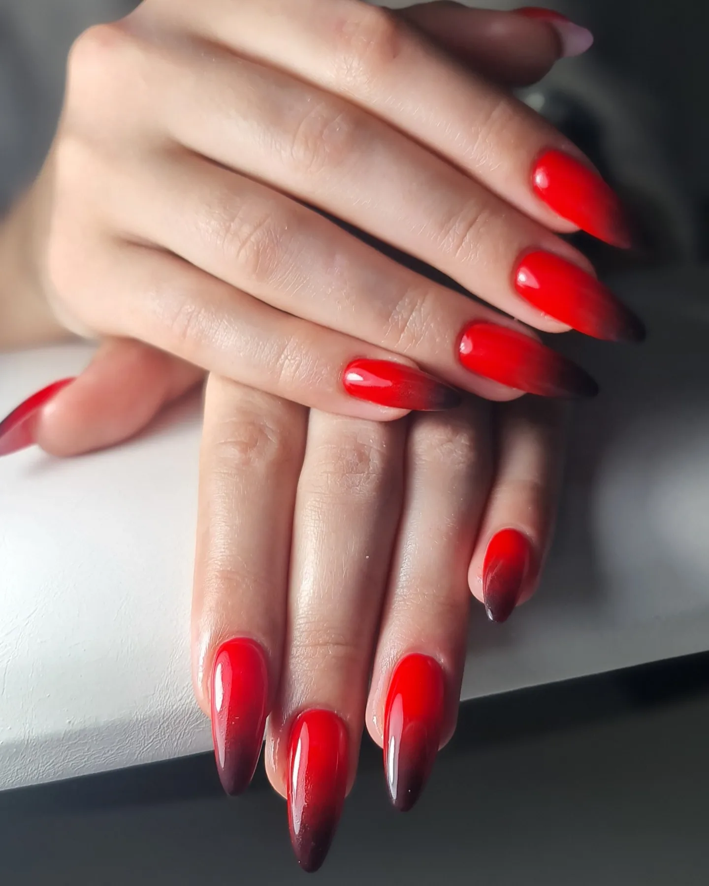Rotes Ombré Gel-Design