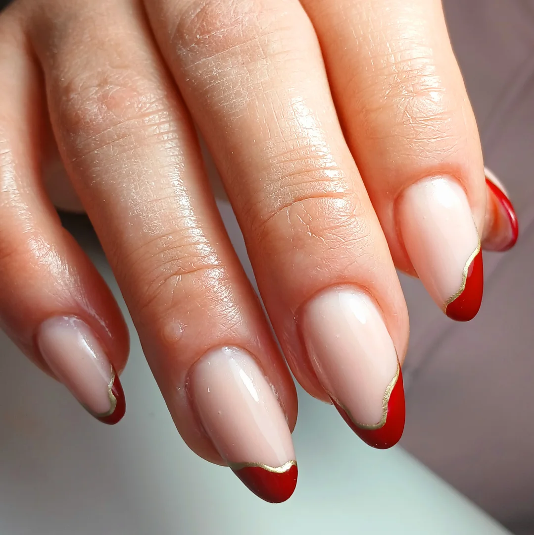 Rot-Goldene French Maniküre